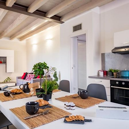 Apartamento Residenza Gelsomino Desenzano del Garda Exterior foto