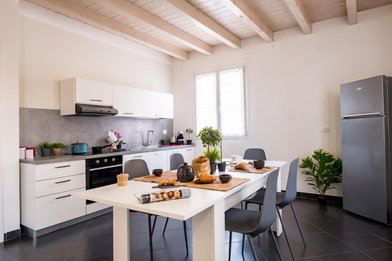 Apartamento Residenza Gelsomino Desenzano del Garda Exterior foto