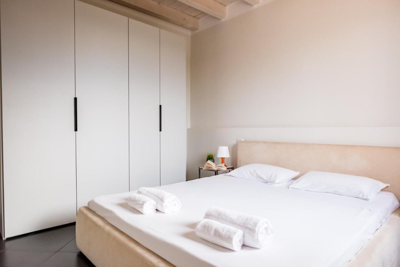 Apartamento Residenza Gelsomino Desenzano del Garda Exterior foto